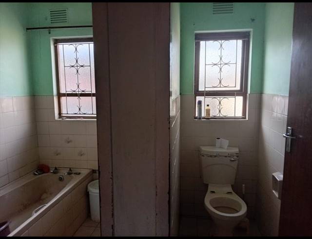 3 BEDROOM HOUSE FOR SALE IN NGWELEZANA